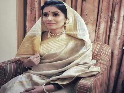 ‘Ani...Dr. Kashinath Ghanekar': Sonali Kulkarni unveils her look as Sulochana Tai from the film