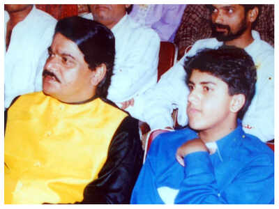 Pushkar Jog remembers late Laxmikant Berde on his birth anniversary, shares throwback pic