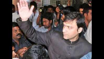 Aimim S Akbaruddin Owaisi Wins From Chandrayangutta In Telangana