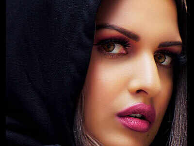 I Like It: Himanshi Khurana to hit the music charts soon