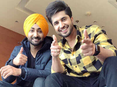 High End Yaariyaan: Jassie Gill and Ranjit Bawa set friendship goals while posing for the camera