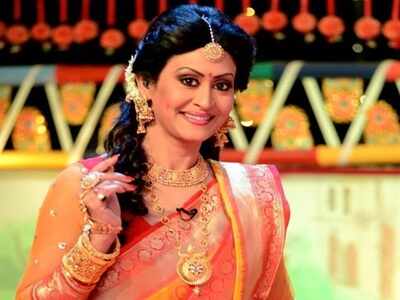 'Seemarekha' actress Indrani Halder turns a year older