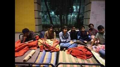 Seven Presi students on hunger strike