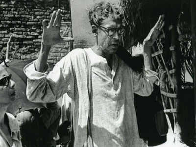 Did you know Ritwik Ghatak was the co-writer of Hrishikesh Mukherjee’s ‘Musafir’?