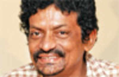 Goutam Ghose defends Arundhati Roy