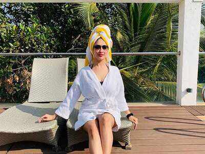 Actress Gurleen Chopra changes her name to Gurlen Siingh Chopraa
