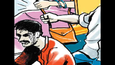 Sector 35 woman loses purse to snatcher