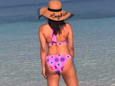 Sophie Choudry turns up the heat in stylish bikinis