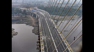 Wire pierces man’s chest on Delhi's Signature Bridge