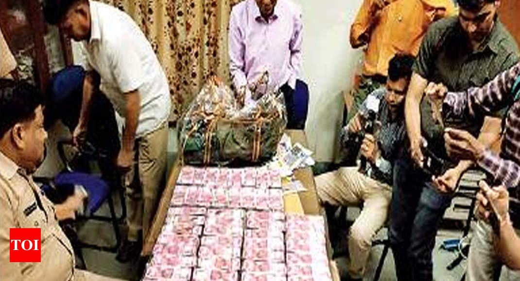 Rs 1 7 Crore Looted From Businessman Recovered Three In Police Net