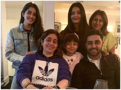 This pic of Aishwarya Rai Bachchan and Abhishek Bachchan will give you major family goals