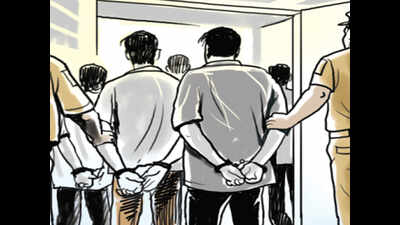 Carjacker gang busted, 6 held with walkie-talkie sets
