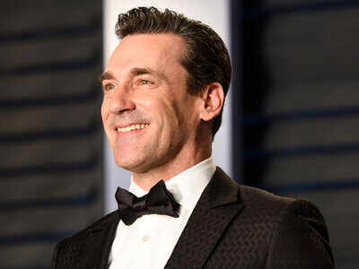 Jon Hamm: 'Top Gun: Maverick' has similar vibe to first one, but takes story in different direction