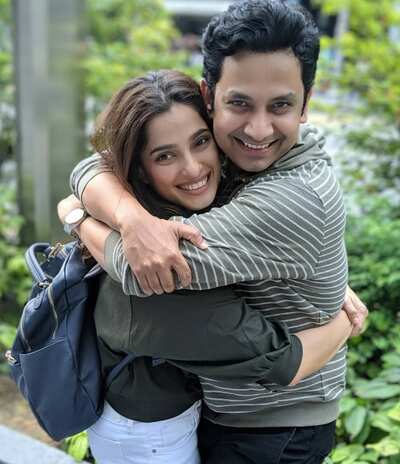 This picture of Umesh Kamat with Priya Bapat will give you major relationship goals