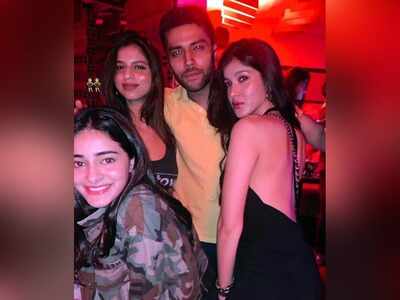 Suhana Khan, Ananya Panday and Shanaya Kapoor's are seen partying hard in this throwback pic