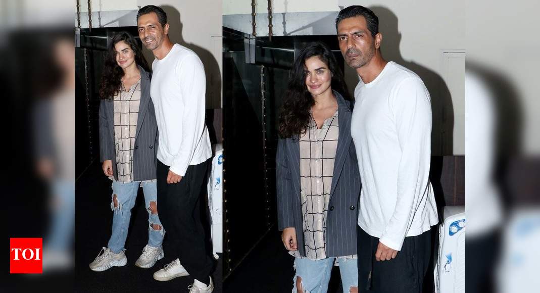 Photos Arjun Rampal And His Ladylove Gabriella Demetriades Snapped As