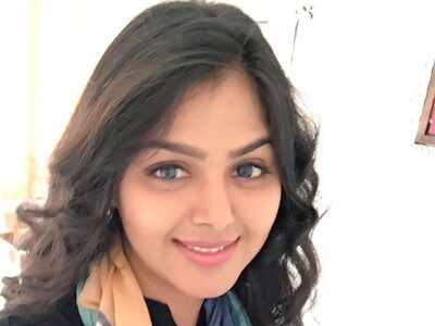 Monal Gajjar poses like a Queen in her latest Instagram picture