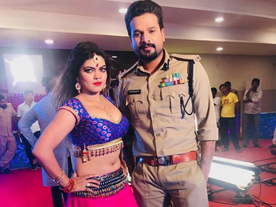Ritesh Pandey wishes co-star Nisha Dubey on her Birthday