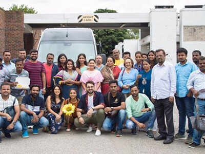 Hemant Dhome wraps up London schedule of 'Zimma', shares group photo with the team