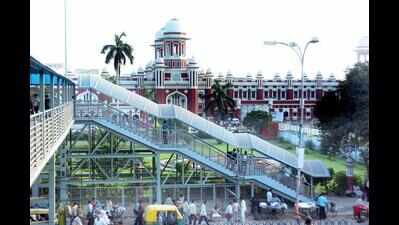 Vendors at Charbagh railway station to go digital for transactions