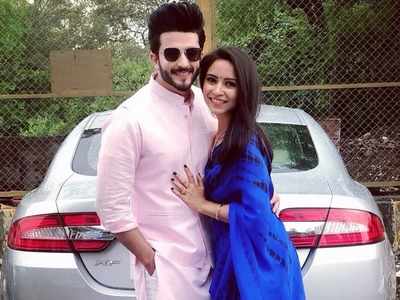 Kundali Bhagya S Dheeraj Dhoopar Celebrates Ganesh Chaturthi With His