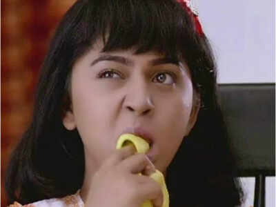 Photo: Mrunmayee Deshpande shares her 'favorite picture' from the film 'Aandhali Koshimbir'