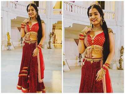 Aamrapali Dubey shares her princess look from the sets of ‘Raj Mahal’