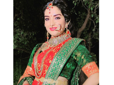 Aamrapali Dubey wishes fans Karwa Chauth with an adorable click
