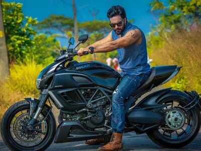 Amith Chakalakkal, Sreenath Bhasi in Roshni Dinaker’s 2 Stroke