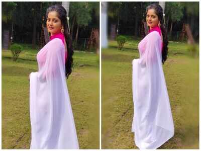 Photo: Anjana Singh looks pretty in a white saree