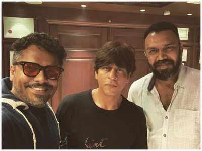 Aashiq Abu and Syam Pushkaran visit Shah Rukh Khan at his Mumbai residence