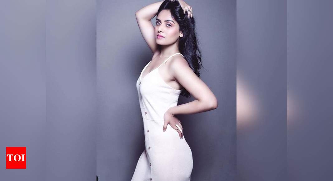 Photo Alert Pallavi Patil Flaunts Her Envious Figure In A White Ensemble Marathi Movie News