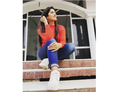 Poonam Dubey looks fresh as a daisy in her latest post