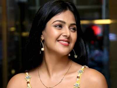 Photo: Monal Gajjar looks radiant in yellow