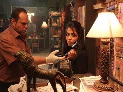 ‘DIN RATRIR GOLPO’, two stories that deal with shades of death