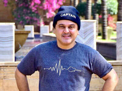 Ali Asgar drops his son for Board exams; wishes luck to other students