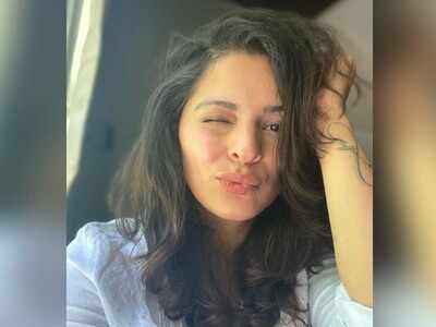 Anuja Sathe shares her goofy picture amid Coronavirus lockdown; see pic