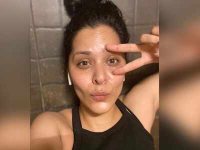 Anuja Sathe's latest post-workout photo will motivate you to sweat it out at home amid lockdown