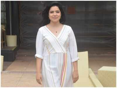 Actor Rajshri Deshpande reaches out to the needy via a crowdfunding platform