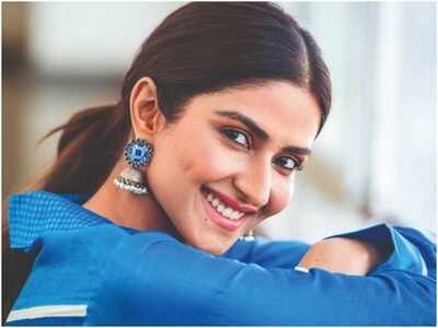 Pranutan Bahl is all about effortless elegance in this pic