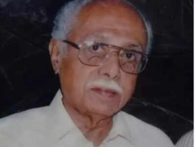 Saranya Ponvannan's father and veteran Malayalam director AB Raj passes away