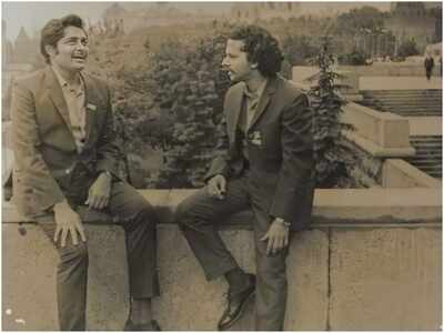 Cinephiles can’t miss THIS rare still of Madhu and Adoor Gopalakrishnan