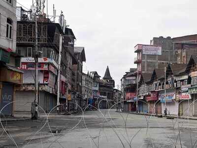 No restriction on accessing any website in Jammu and Kashmir: Centre