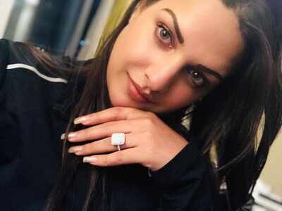 Bigg Boss fame Himanshi Khurana gifts herself a diamond ring on her birthday; see photo