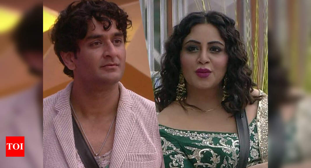 Bigg Boss Arshi Khan Fights With Vikas Gupta Warns Him Sympathy