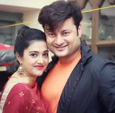 Varsha lodges fresh case against Anubhav