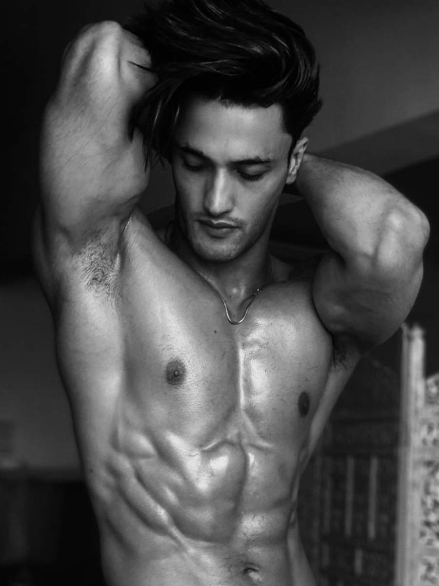 BB13 S Asim Riaz Flaunts His Perfectly Sculpted Abs Times Of India