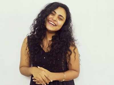 Vincy Aloshoius recollects her Nayika Nayakan days; shares a throwback video