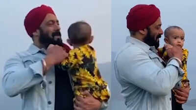 Watch: Salman Khan dances with niece baby Ayat on 'Tu Jo Mila' from 'Bajrangi Bhaijaan'
