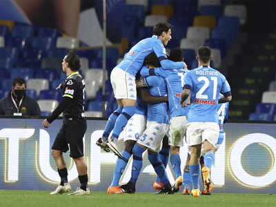 Napoli hold off Spezia to reach Italian Cup last four